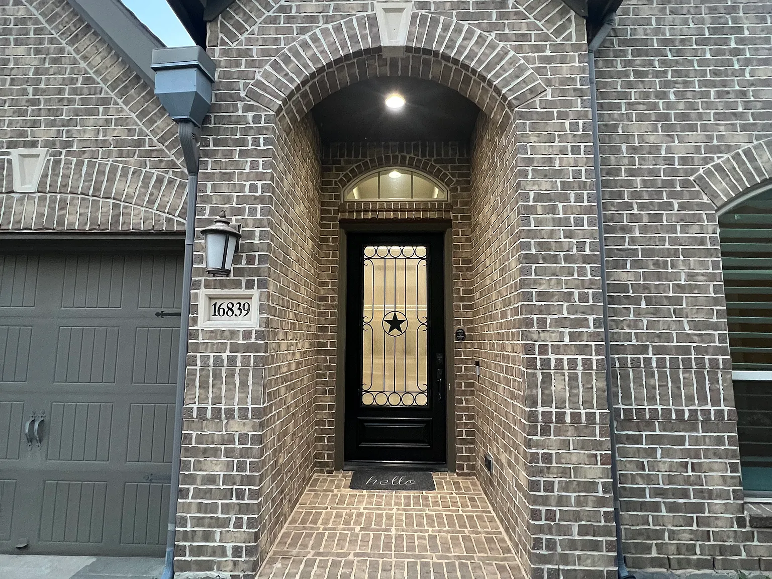 4 bed, 2529 sqft, $3,200 — Photo 2