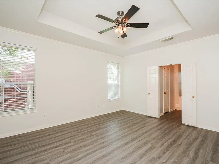 918 Tennyson Dr — Photo 15