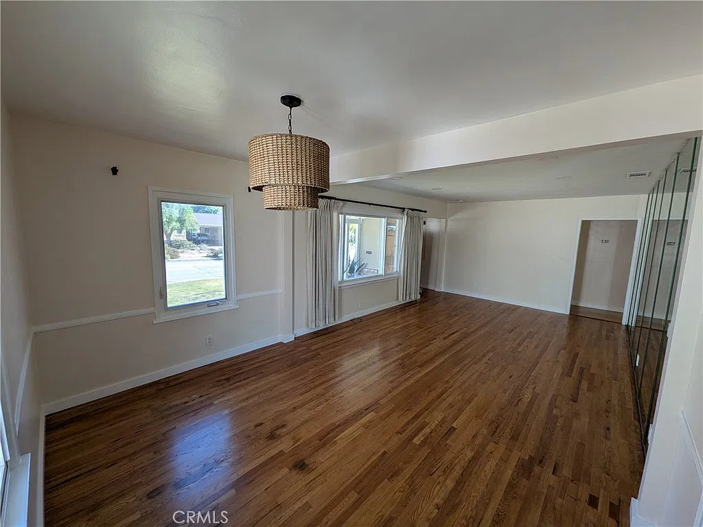 3 bed, 1249 sqft, $4,600 — Photo 4