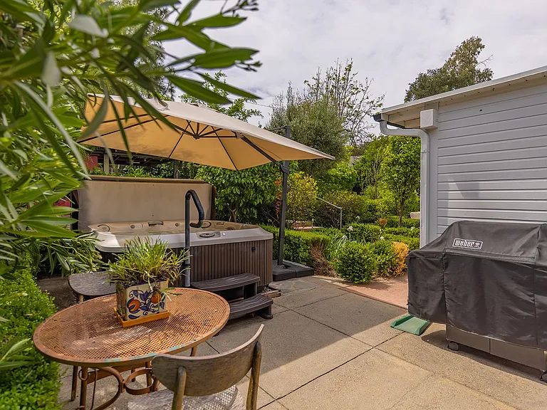 413 W Matilija St — Photo 8