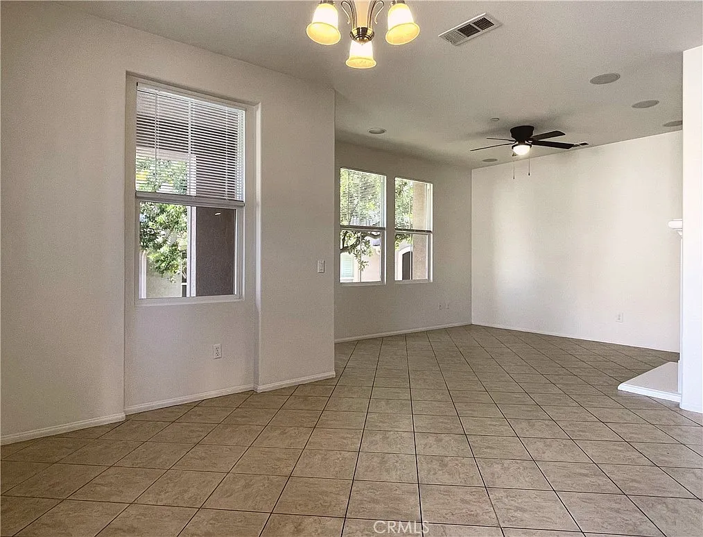 3 bed, 2.5 bath, 1670 sqft, $3,100 — Photo 3