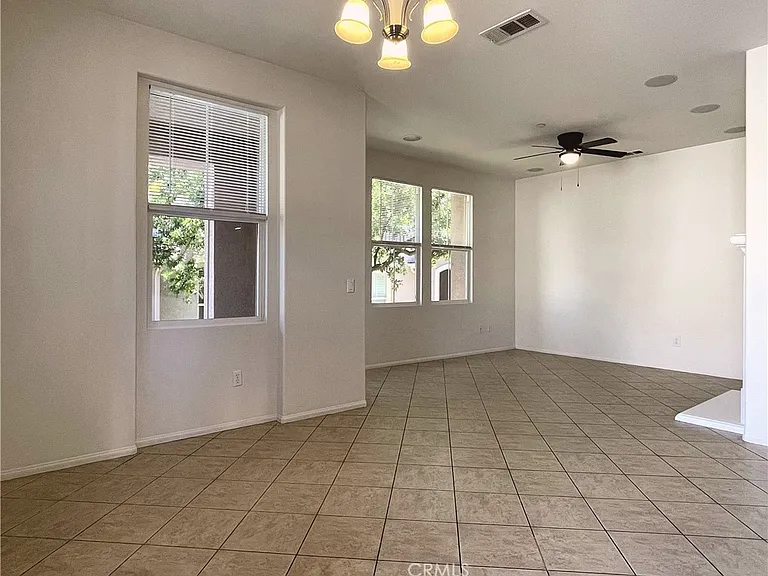 1488 Springfield Way — Photo 3