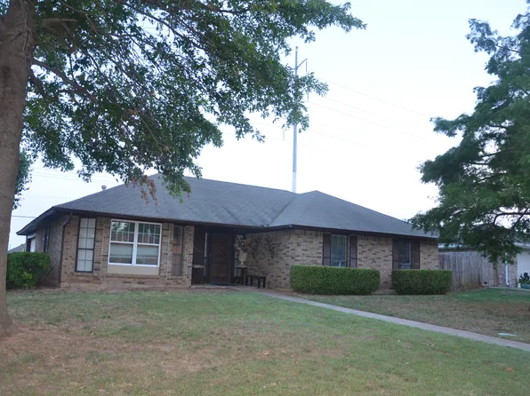 8900 Kim Marie Ln, Oklahoma City, OK 73132