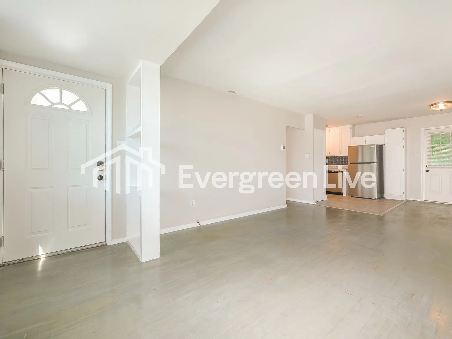 3 bed, 2.0 bath, 970 sqft, $1,495 — Photo 2