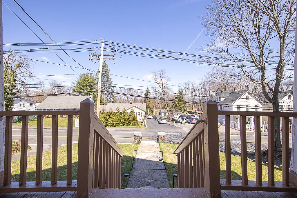 4 bed, 1436 sqft, $4,350 — Photo 2