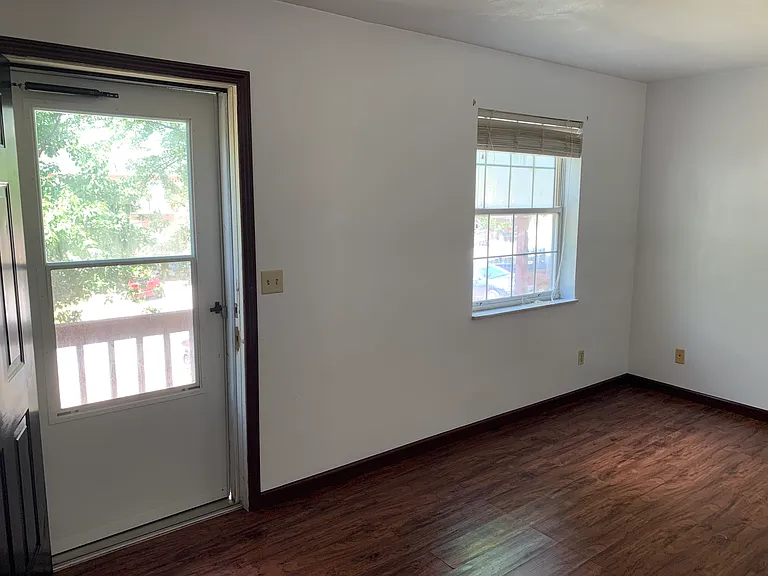 1 bed, 1.0 bath, 530 sqft, $700 — Photo 3