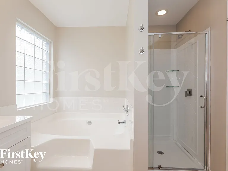 1620 Winthrop Ln — Photo 12