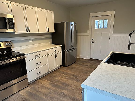 3rd image of 3100 Leverett St