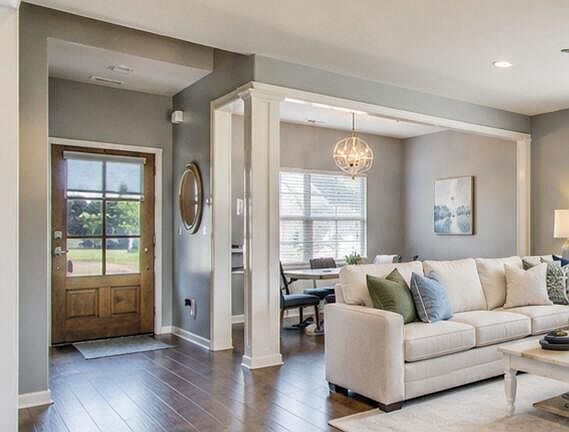 3rd image of 7270 Lauren Ln