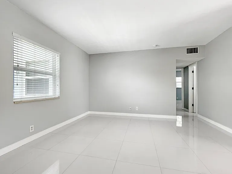 416 NE 15th Ave #12 — Photo 14