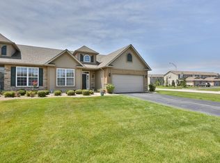 872 Portrait Pl, Dyer, IN 46311