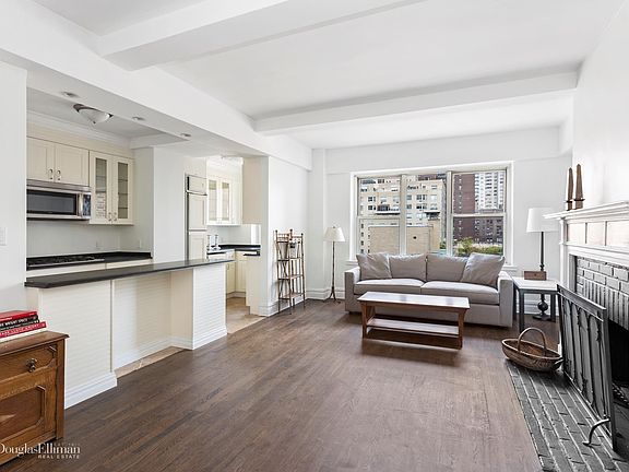 3rd image of 400 E 52nd St APT 15C