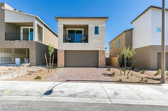 3 bed, 2.5 bath, 1560 sqft, $2,380 — Photo 1