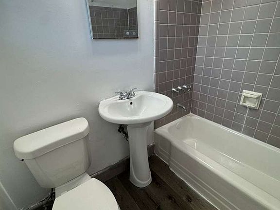 5th image of 965 W 36th St
