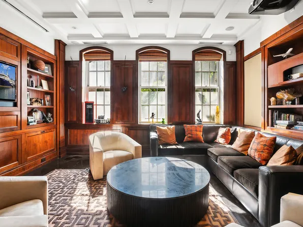 209 East 31st Street image 2 of 9