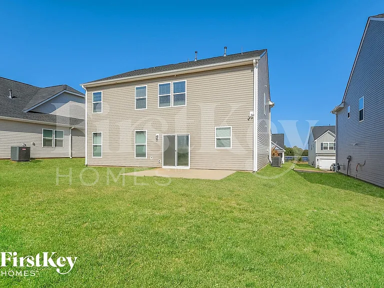 413 Stonefence Dr — Photo 15