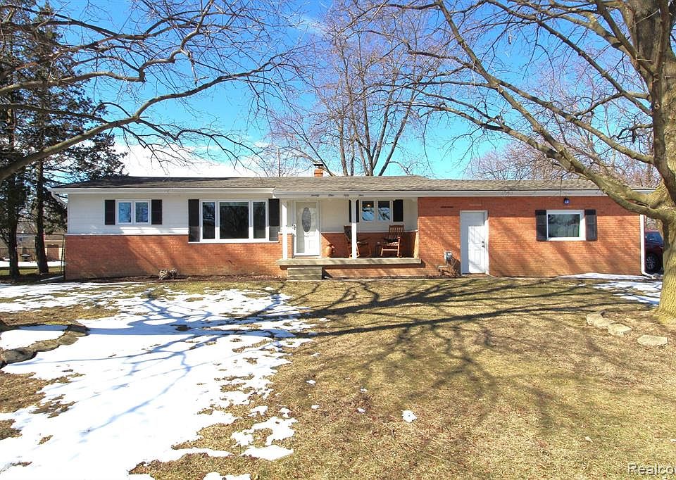 2155 Briar Ln Burton MI 48509 Zillow