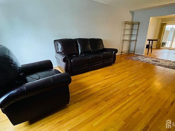 5th image of 4702 Hana Rd