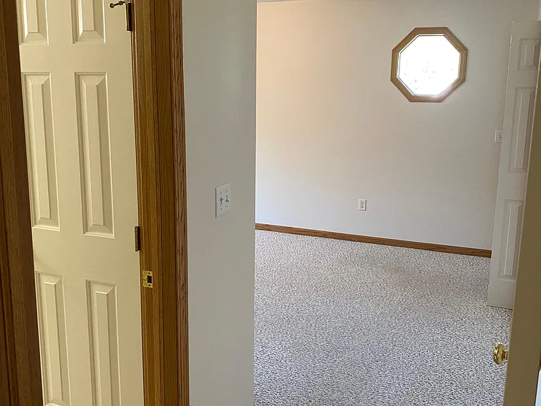 6214 Elliott Ct — Photo 17