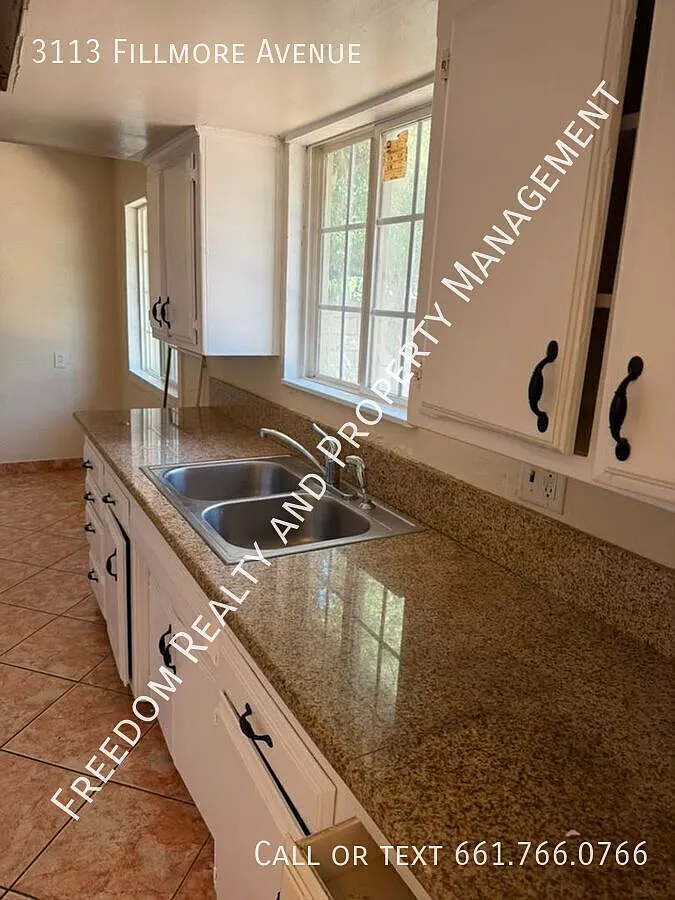 Coming Soon 3 Bedroom, 1 Bath East Bakersfield — Photo 2