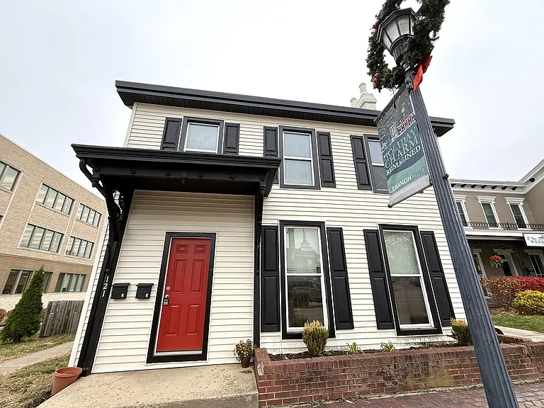 121 N Broadway St #5 — Photo 10