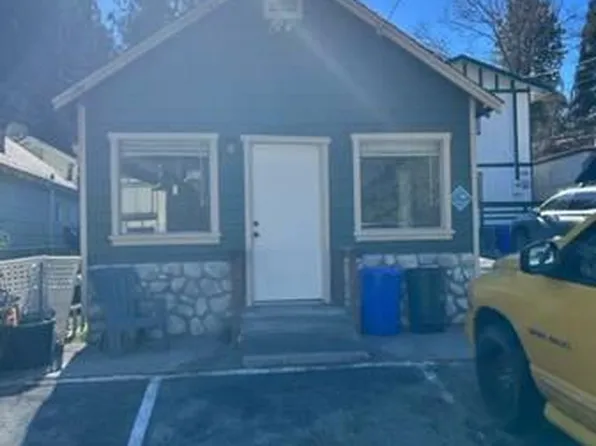 23027 Waters Dr, Crestline, CA 92325