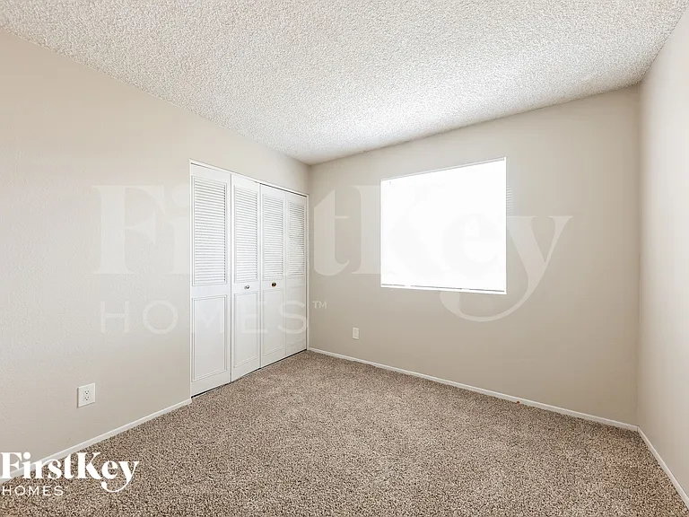 3730 W Hartford Ave — Photo 15