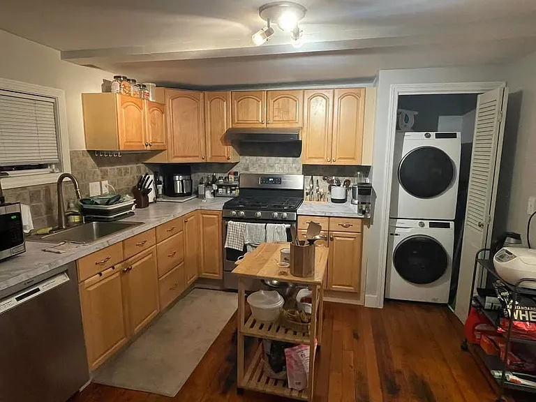118 Otis St #1 — Photo 2