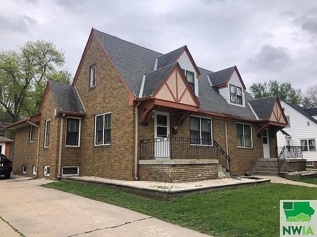1st image of 213-217 Michigan St