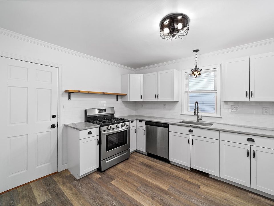1st image of 2136 Wascana Ave