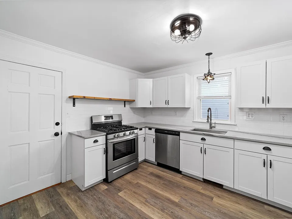 2136 Wascana Ave #DOWN