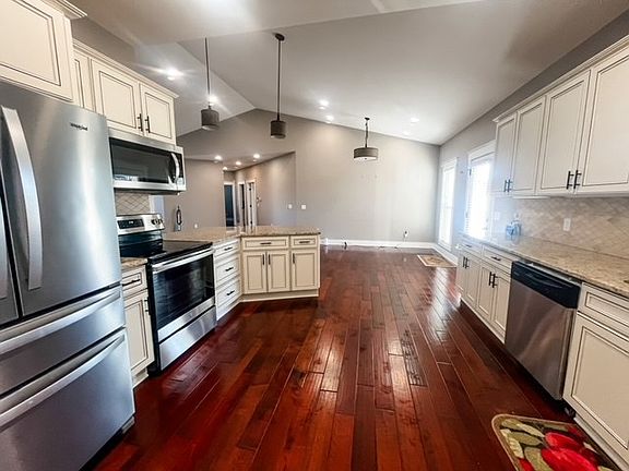 5th image of 155 Crooked Creek Dr