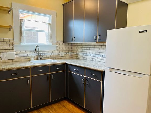 5th image of 2709-2711 Freeport Blvd #2711FR