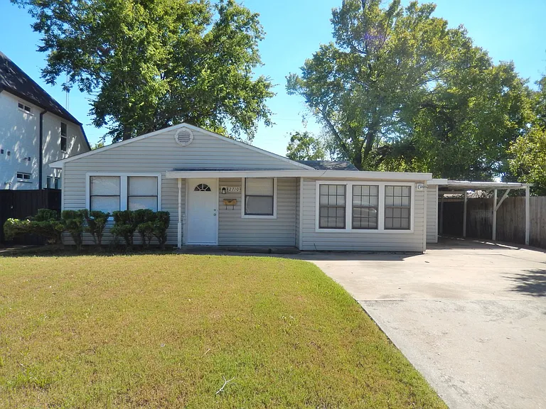 2710 Mount View Dr — Photo 1