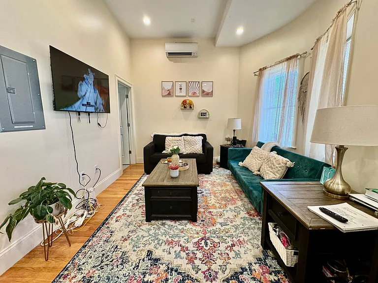3 Edwin St #5 — Photo 3