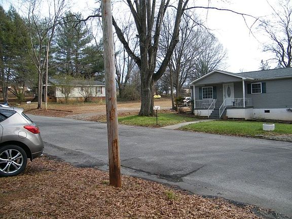 5th image of 1442 School St