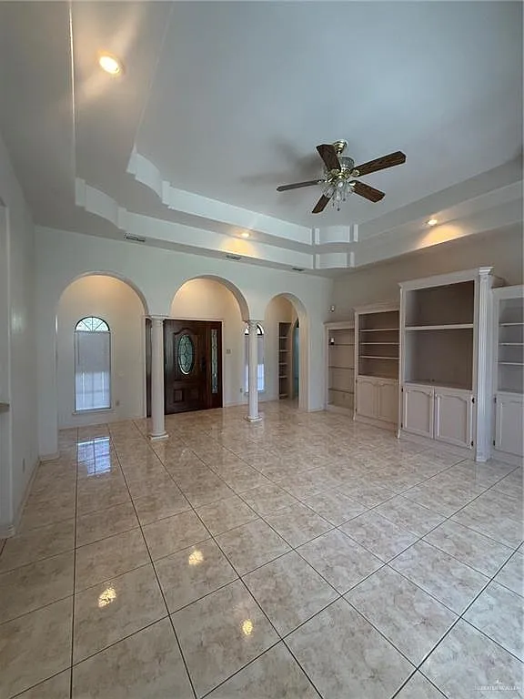 4 bed, 2.5 bath, 2072 sqft, $2,200 — Photo 4