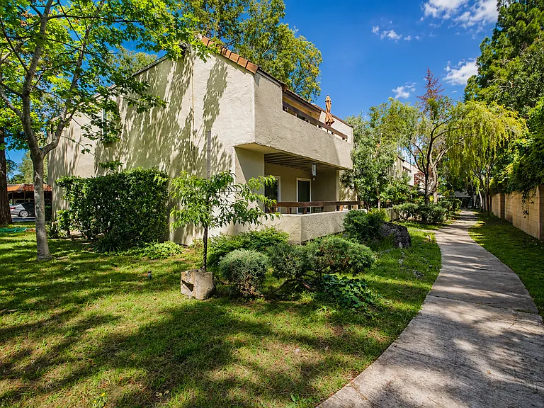 282 Tradewinds Dr — Photo 17