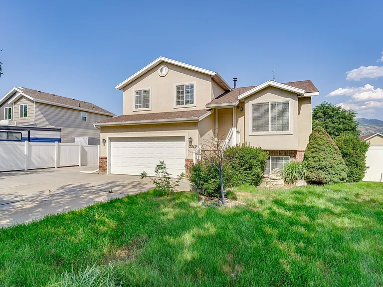 2519 S 1400 W — Photo 2