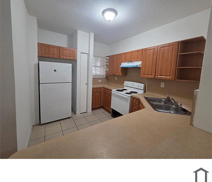 1st image of 875 SW 6th Pl