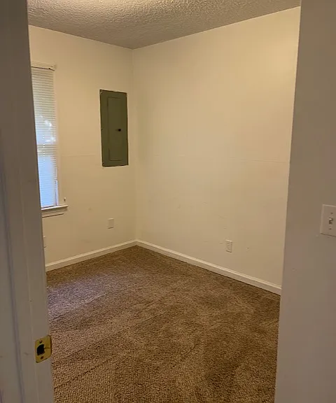 1100 Parkview Dr #B — Photo 3