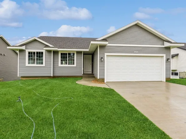 2021 Holly Meadow Ave SW, Cedar Rapids, IA 52404