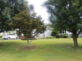 215 Blue Ridge Dr, Bristol, TN 37620