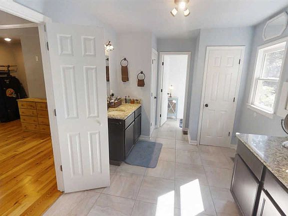 4th image of 4727 Kellogg Dr
