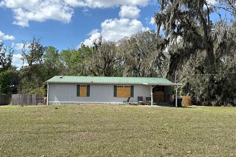 1st image of 3440 Maple Dr