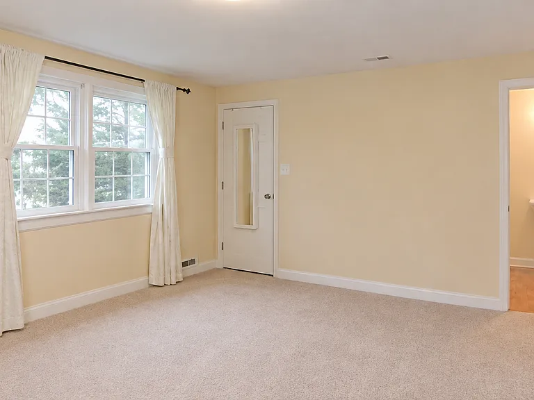 25 Oak St #C — Photo 10