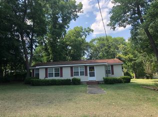 21 E Green St, Adrian, GA 31002