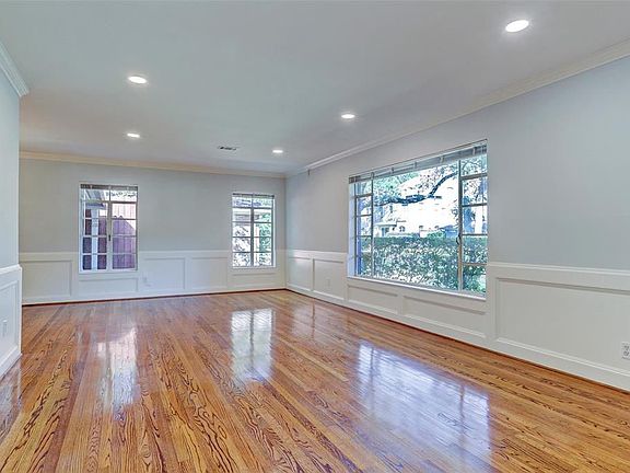 3rd image of 4515 Oakshire Dr
