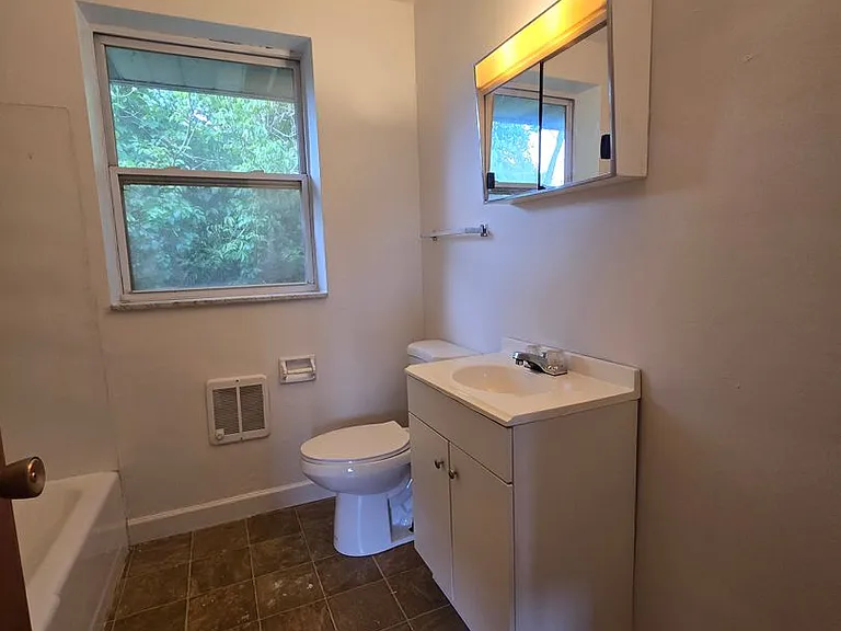 305 Aqua Ct — Photo 15