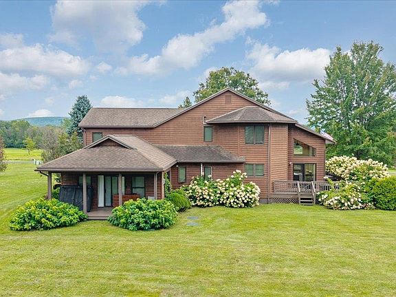 3rd image of 13 Country Club Estates